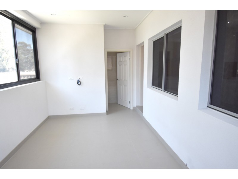 18 Wynyard Avenue, Bass Hill NSW 2197