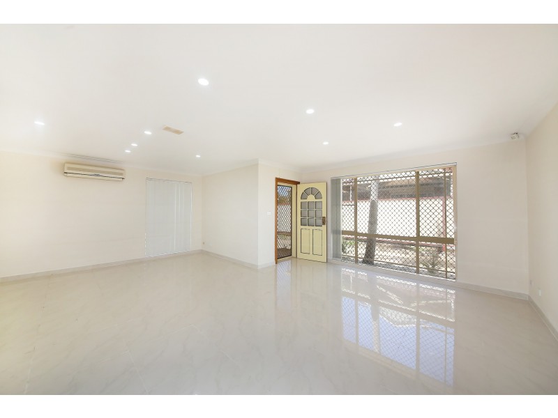 1/664A Smithfield Road, Edensor Park NSW 2176