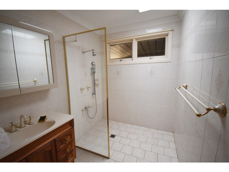 2 Bramley Street, Fairfield West NSW 2165