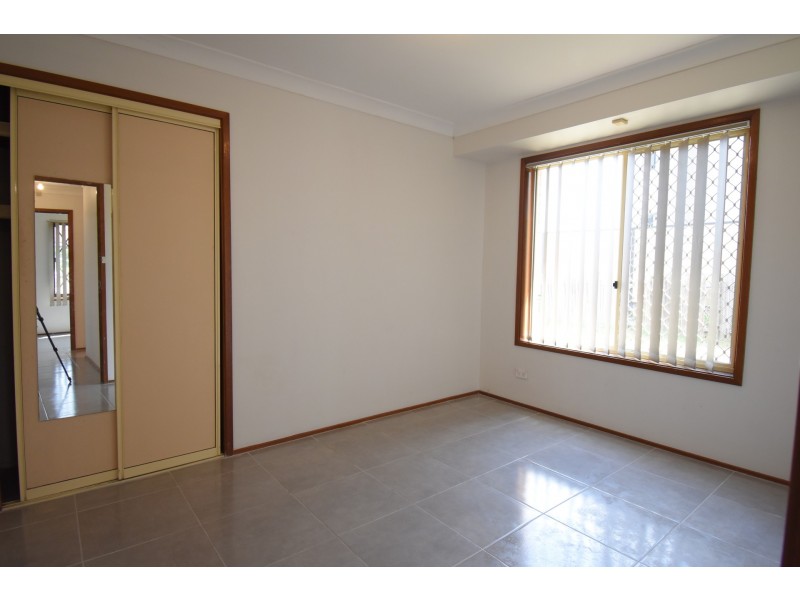 8 Tennant Place, Edensor Park NSW 2176