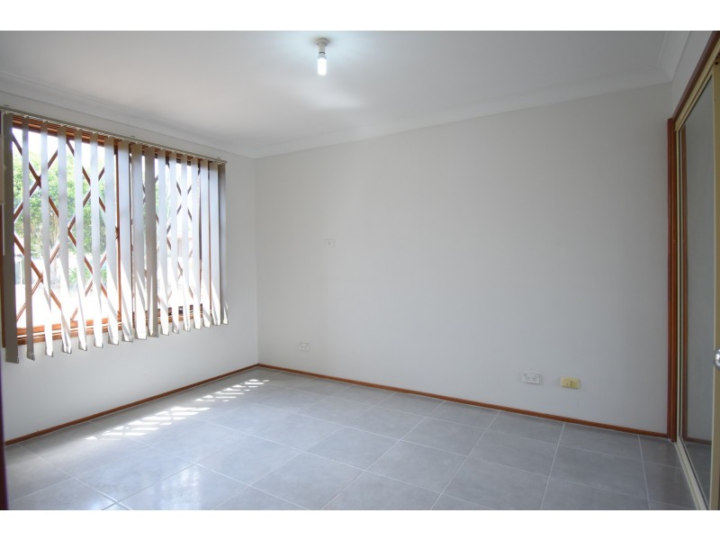 8 Tennant Place, Edensor Park NSW 2176