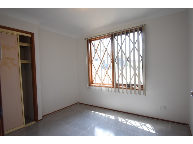 8 Tennant Place, Edensor Park NSW 2176