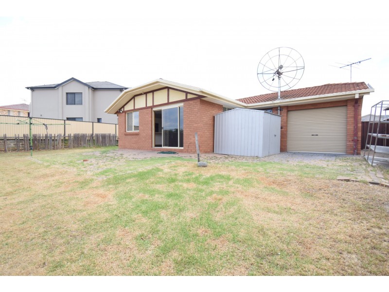 8 Tennant Place, Edensor Park NSW 2176