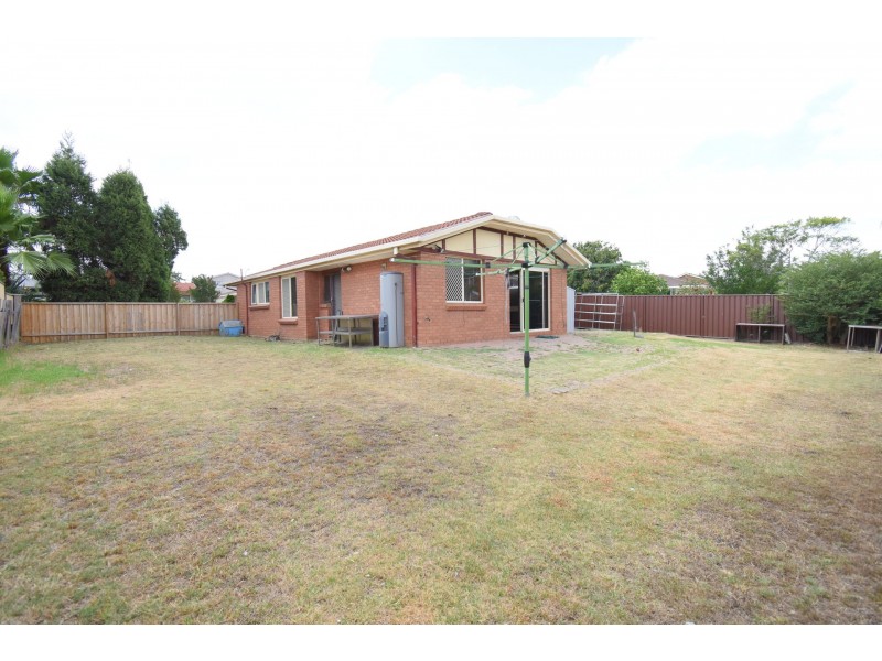 8 Tennant Place, Edensor Park NSW 2176