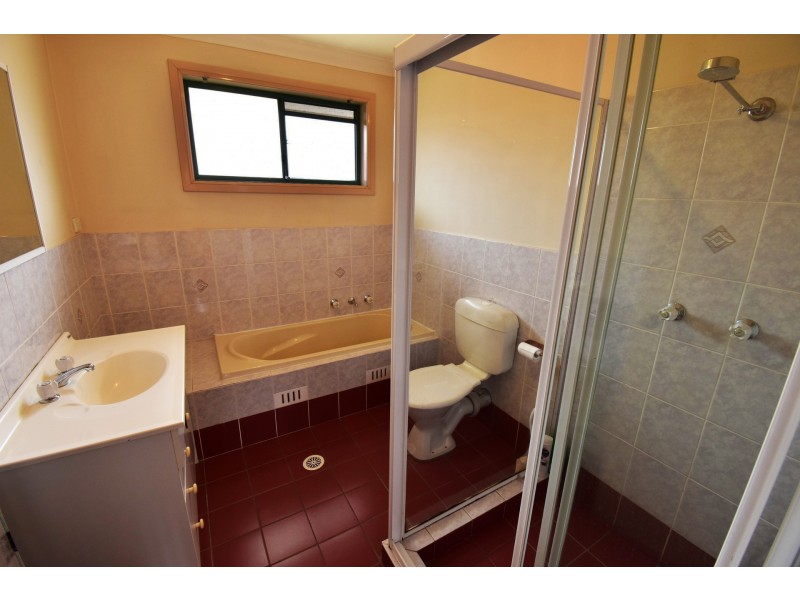 2/15 William Street, Lurnea NSW 2170