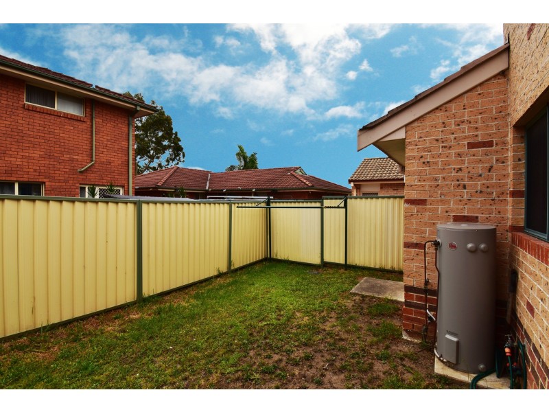 2/15 William Street, Lurnea NSW 2170