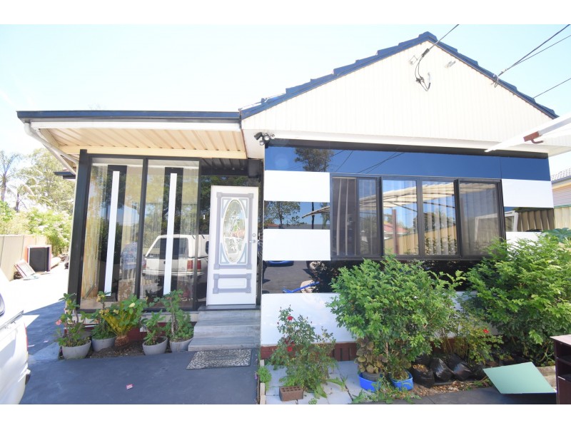 1 Smiths Avenue, Cabramatta NSW 2166