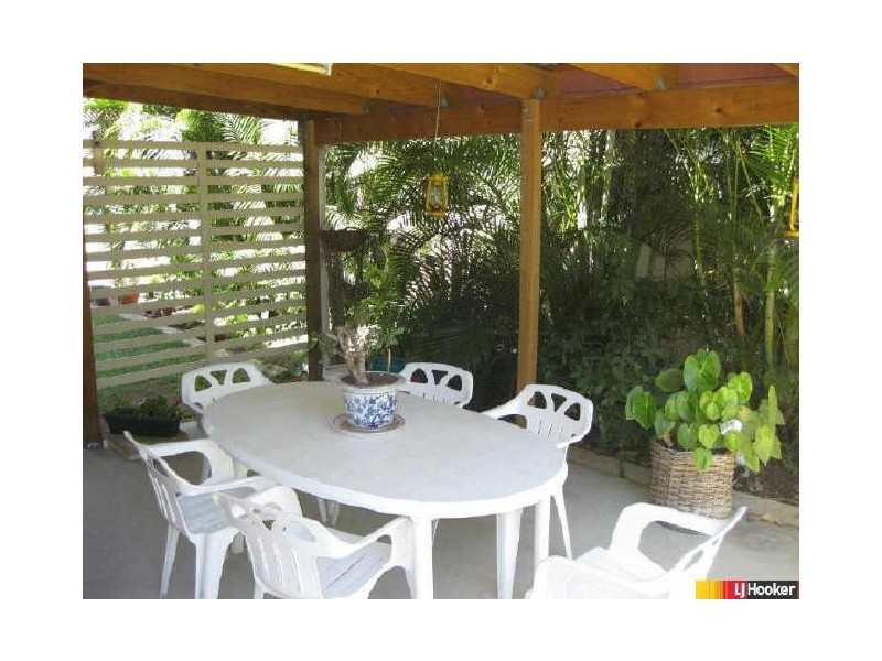 16 Cuthbert Street, Moranbah QLD 4744