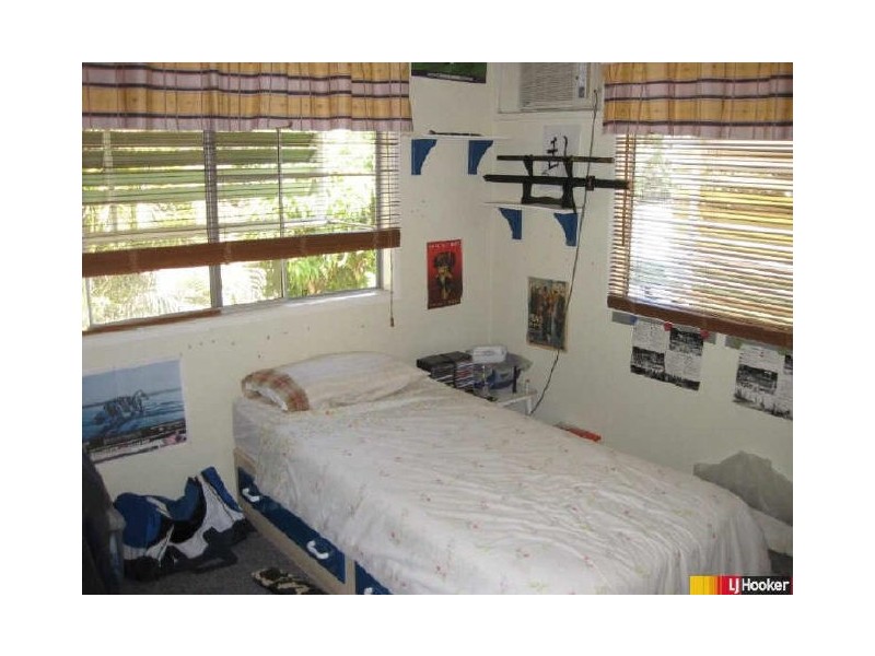 16 Cuthbert Street, Moranbah QLD 4744