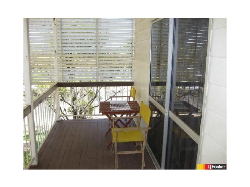 16 Cuthbert Street, Moranbah QLD 4744