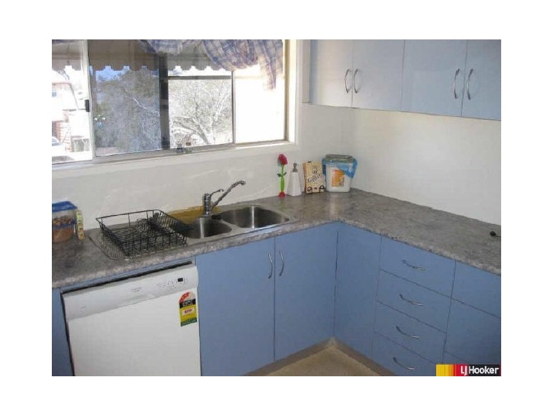 16 Cuthbert Street, Moranbah QLD 4744