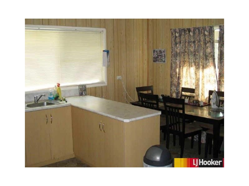 17 Kennedy Drive, Moranbah QLD 4744