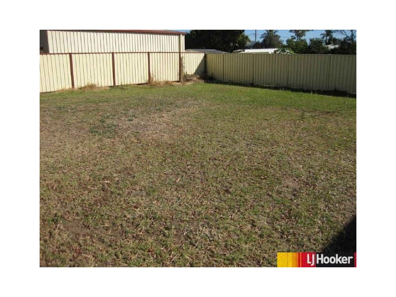 17 Kennedy Drive, Moranbah QLD 4744