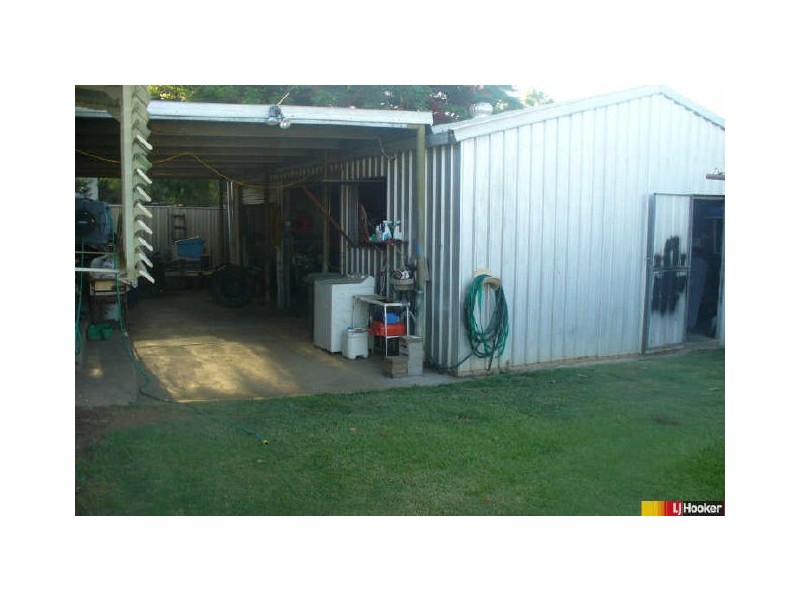 27 Flight Drive, Moranbah QLD 4744
