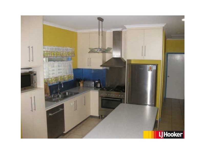 12 Rosewall Street, Moranbah QLD 4744