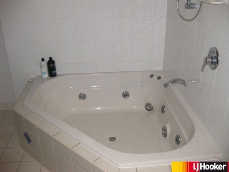 29 Leichhardt Drive, Moranbah QLD 4744