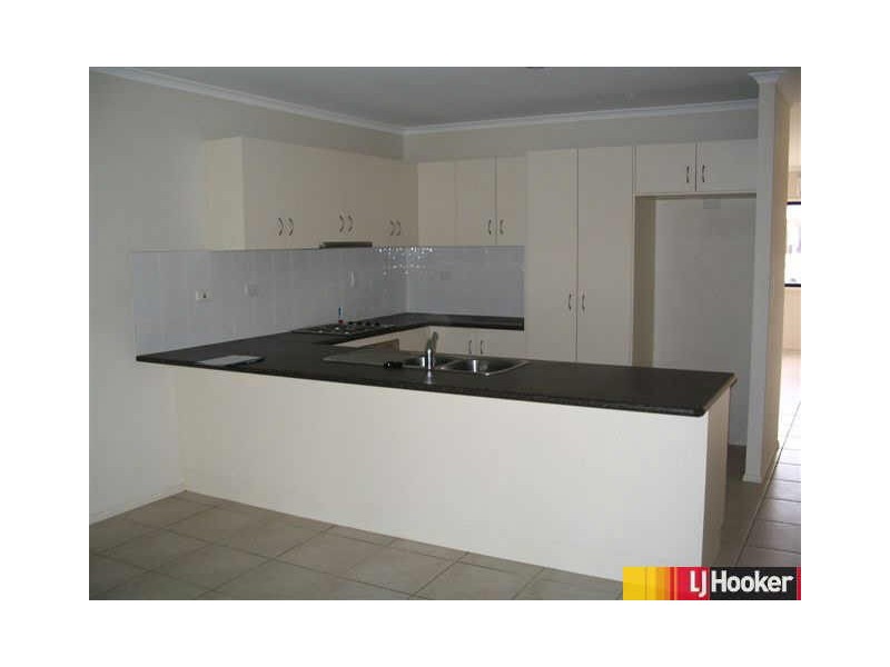 1/8 Freeman Street, Moranbah QLD 4744