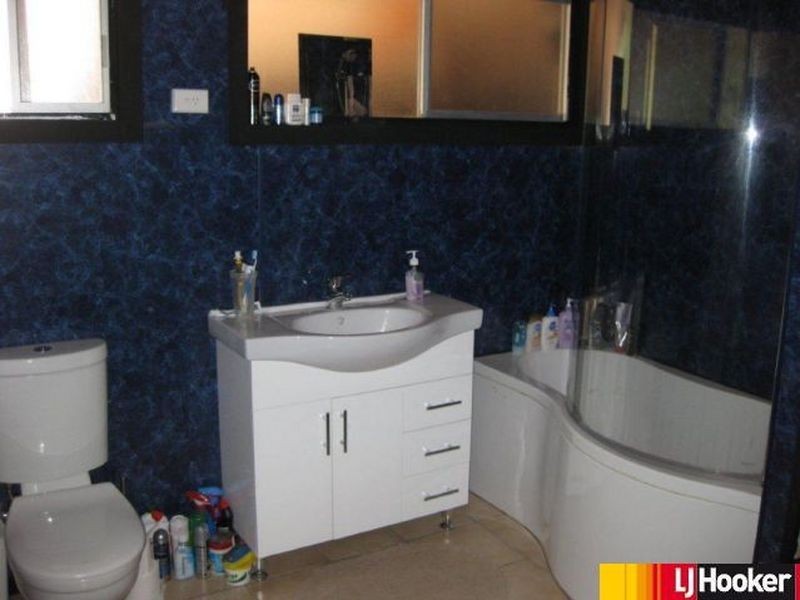 17 Laver Street, Moranbah QLD 4744