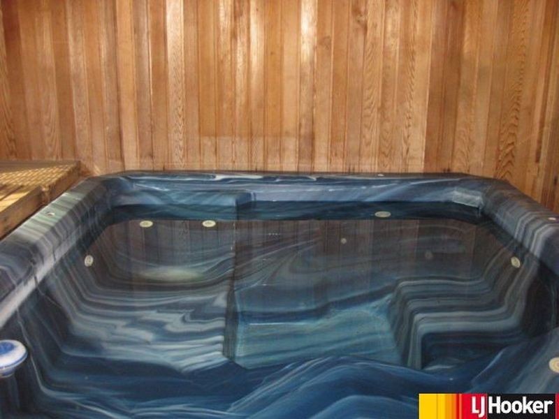 17 Laver Street, Moranbah QLD 4744