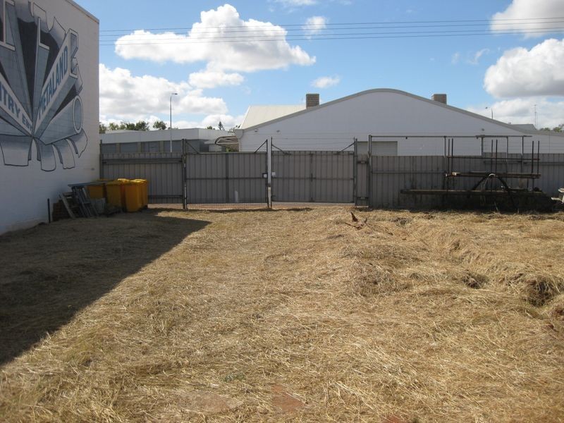 17 Bacon Street, Moranbah QLD 4744