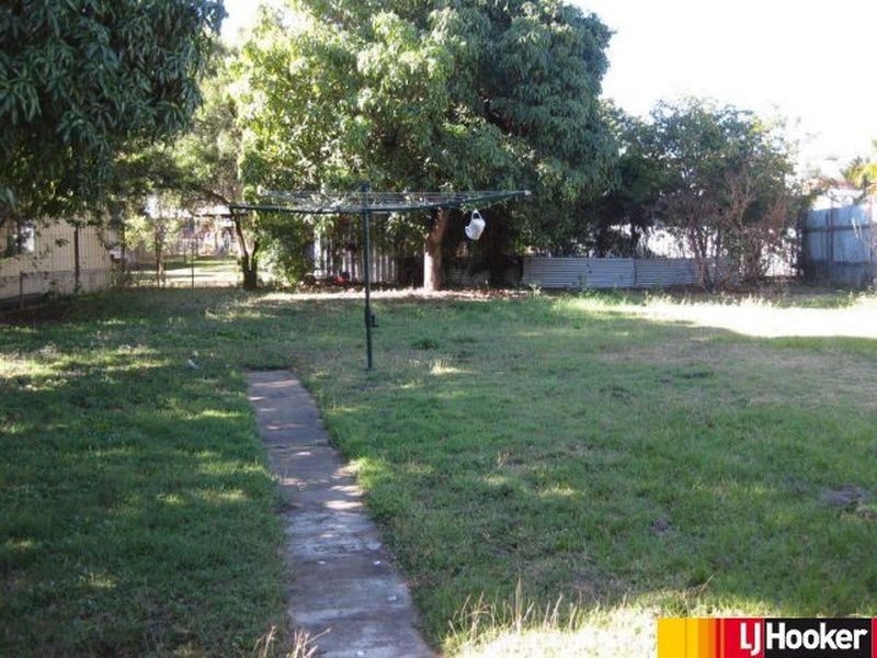 21 McCool Street, Moranbah QLD 4744