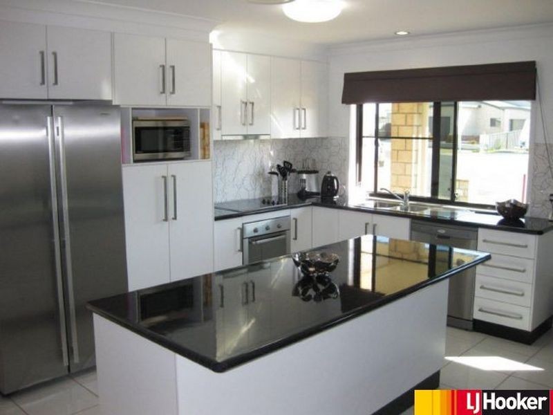 6 Bligh Court, Moranbah QLD 4744