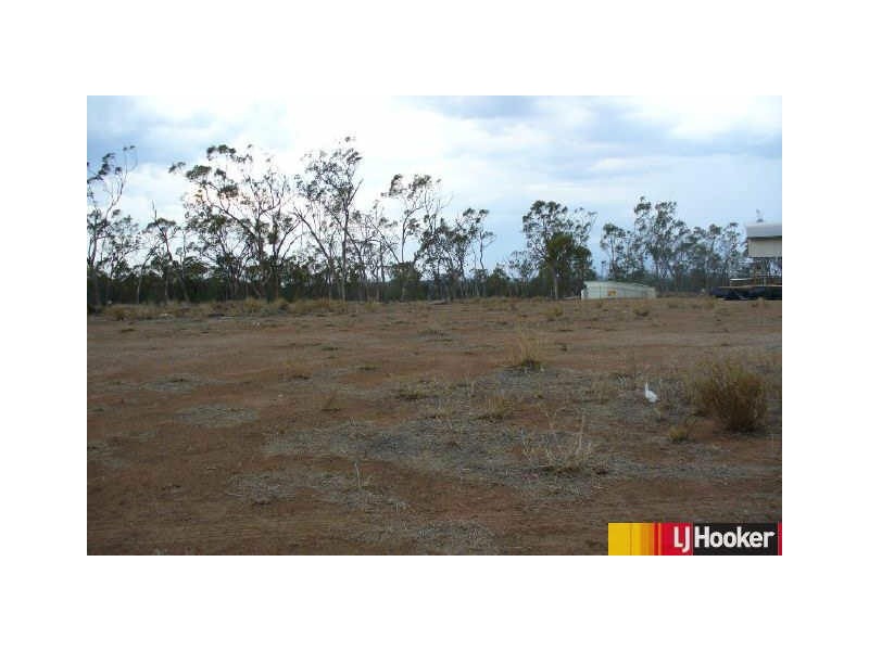 8 Lambert Drive, Moranbah QLD 4744