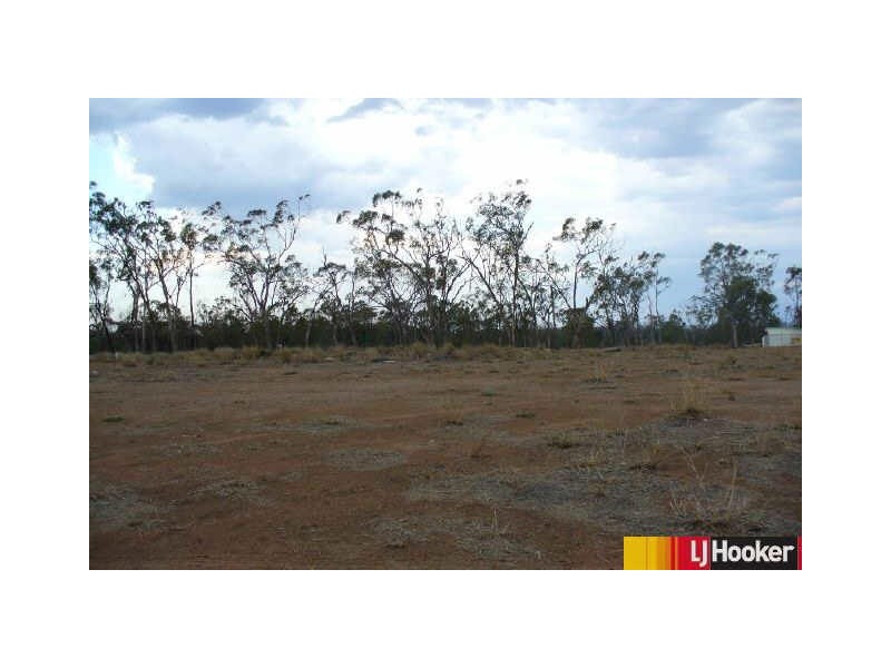 8 Lambert Drive, Moranbah QLD 4744