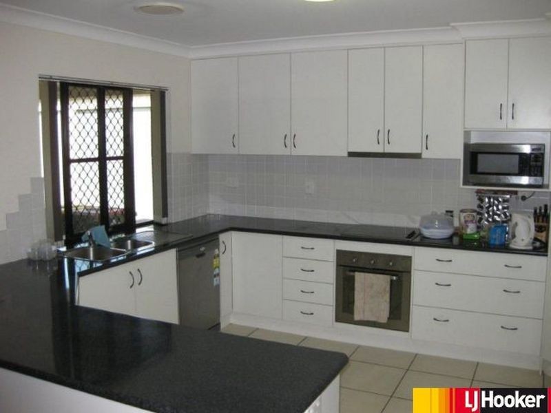 9 Macpherson St, Moranbah QLD 4744