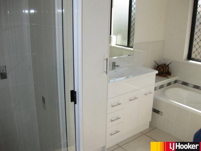 9 Macpherson St, Moranbah QLD 4744