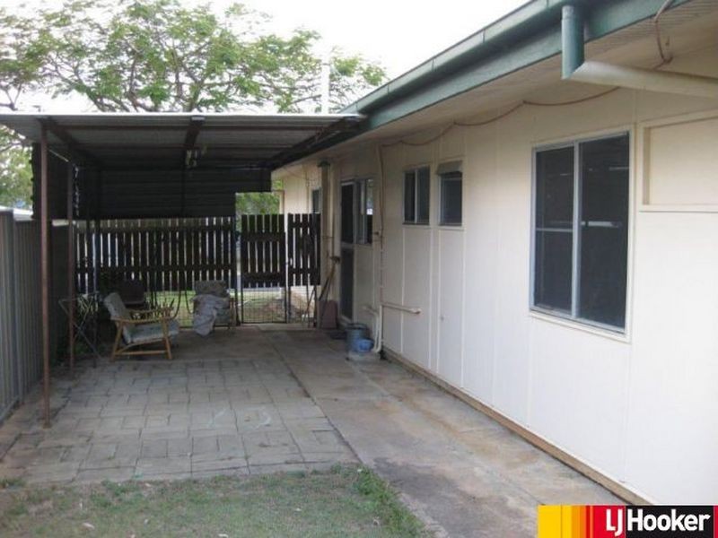 32 Archer Drive, Moranbah QLD 4744