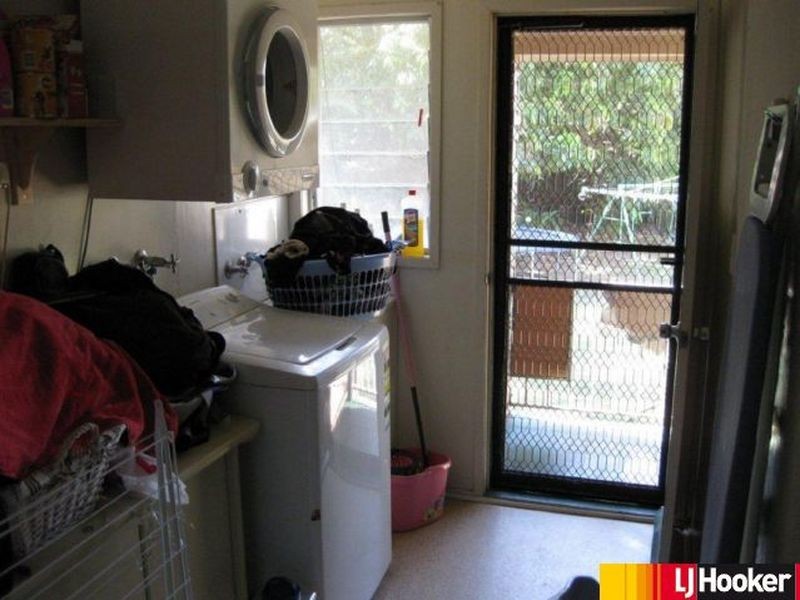 8 Koala Terrace, Moranbah QLD 4744