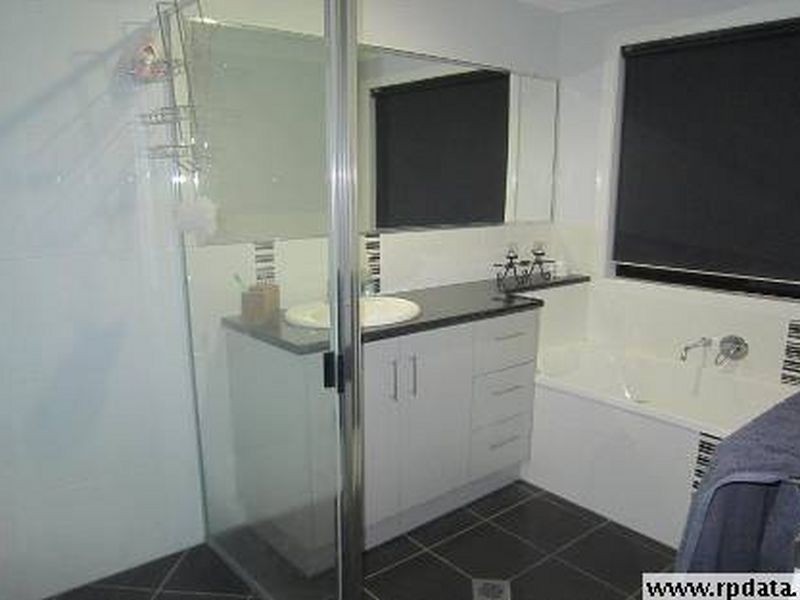 72 Lambert Drive, Moranbah QLD 4744