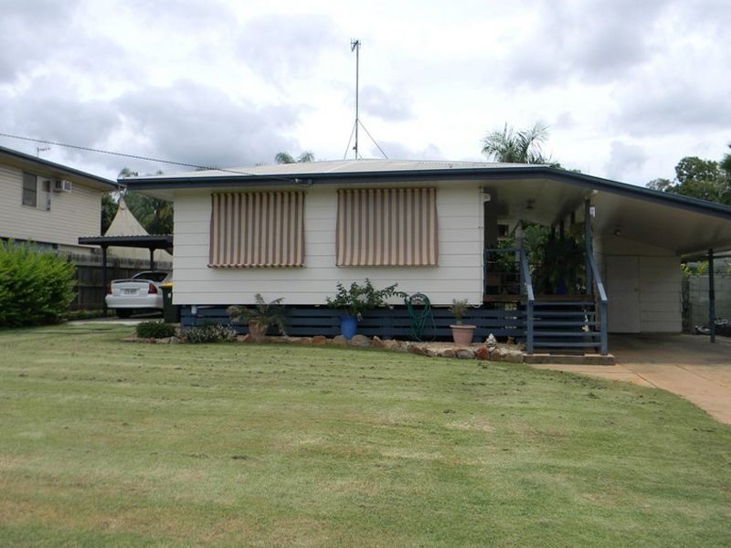 10 Rolfe Street, Moranbah QLD 4744
