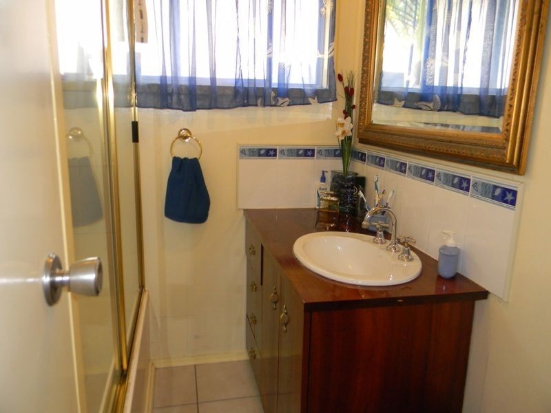 10 Rolfe Street, Moranbah QLD 4744