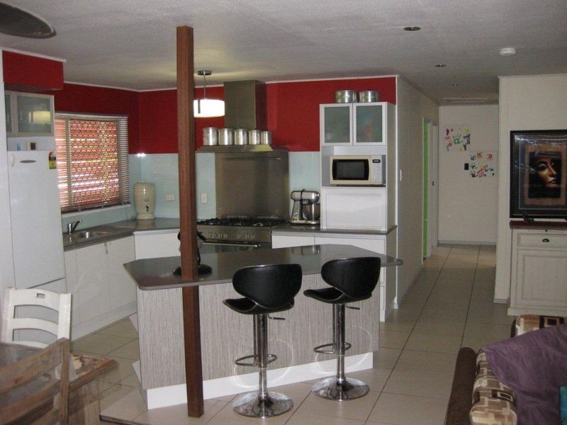 10 Bradman Street, Moranbah QLD 4744