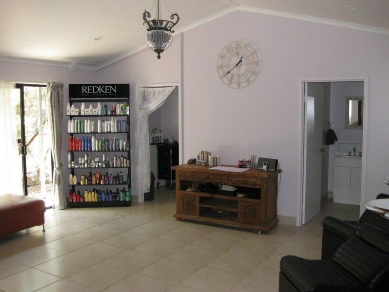 10 Bradman Street, Moranbah QLD 4744