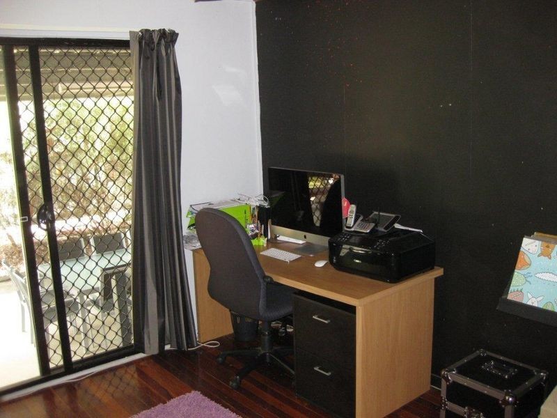 10 Bradman Street, Moranbah QLD 4744