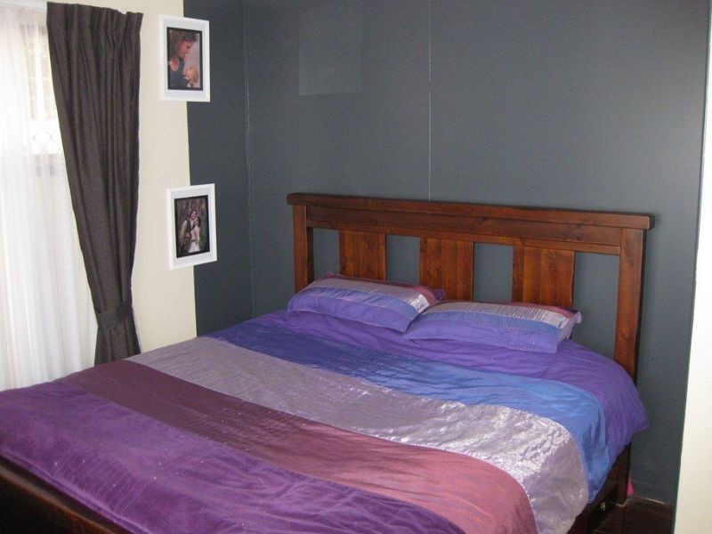 10 Bradman Street, Moranbah QLD 4744