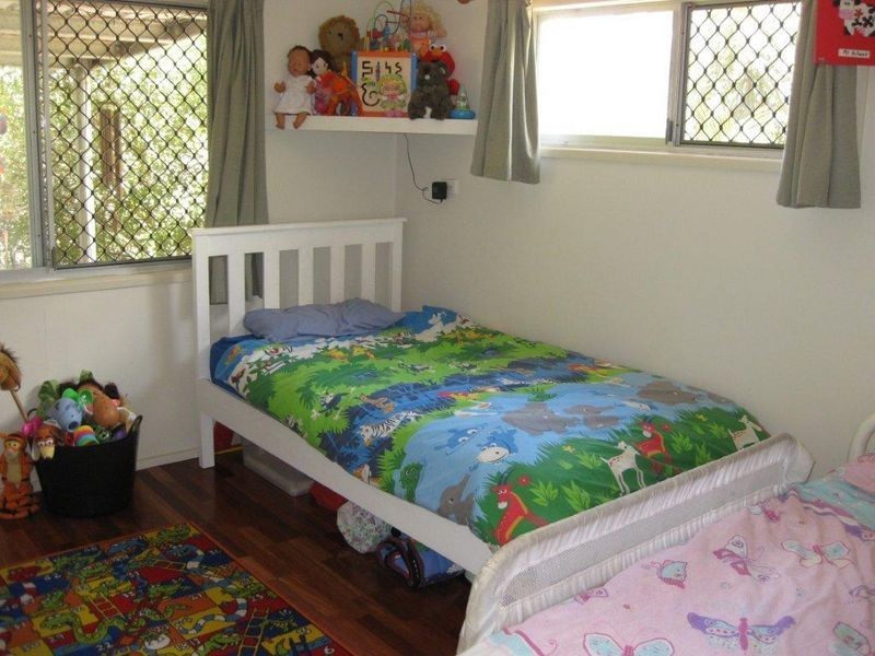 10 Bradman Street, Moranbah QLD 4744