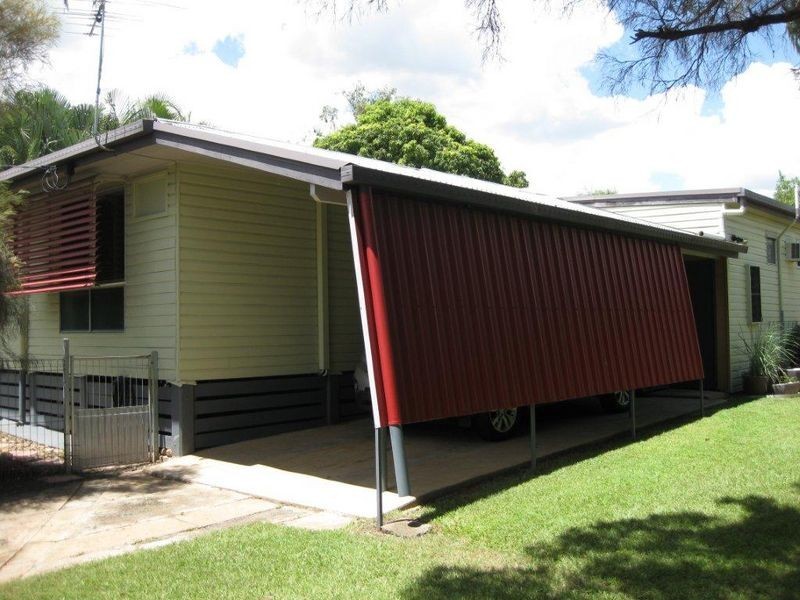 10 Bradman Street, Moranbah QLD 4744