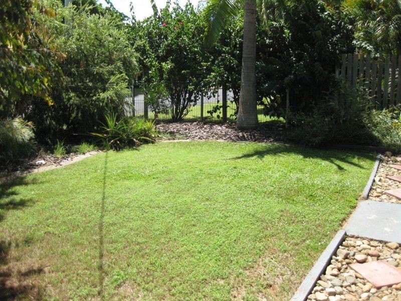 10 Bradman Street, Moranbah QLD 4744