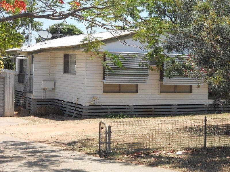 9 Sinnott Court, Moranbah QLD 4744