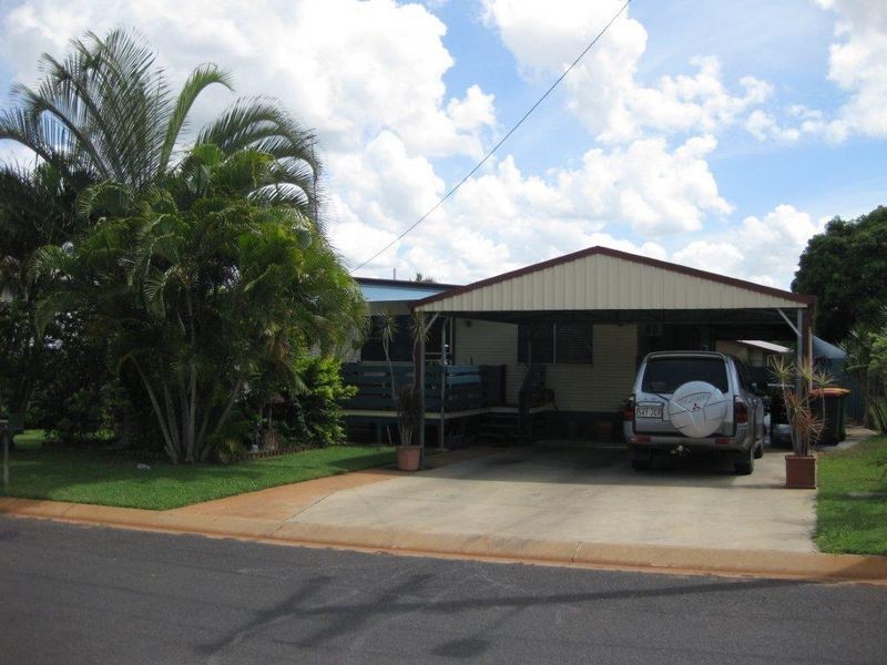 11 Rolfe Street, Moranbah QLD 4744