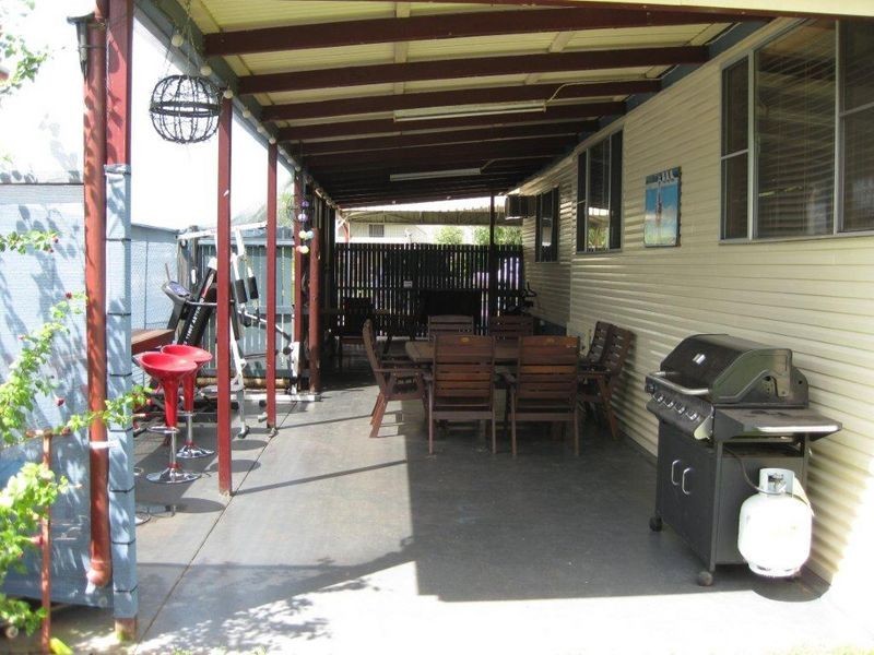 11 Rolfe Street, Moranbah QLD 4744