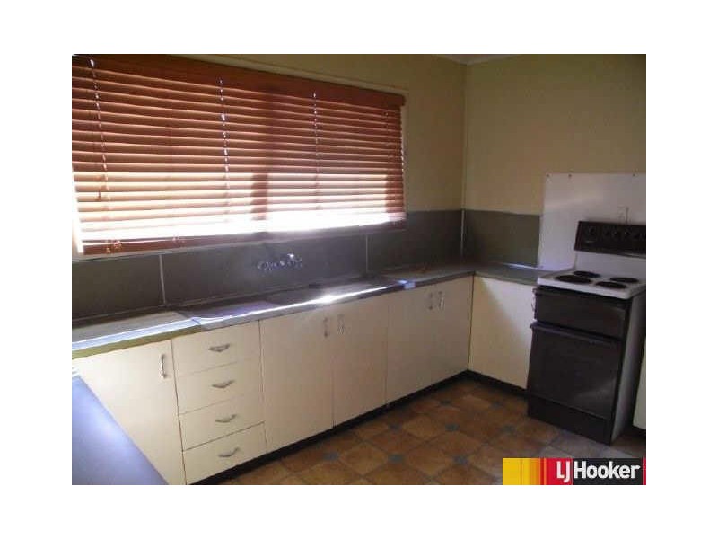 6 Flohr Drive, Moranbah QLD 4744