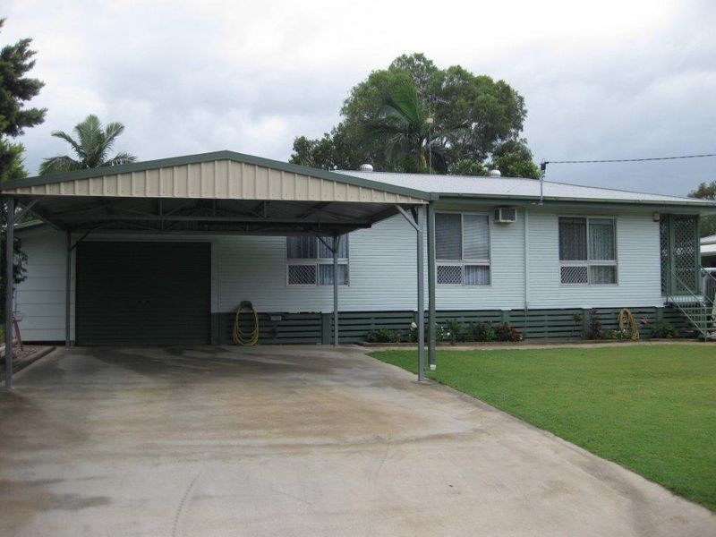 16 Leslie Drive, Moranbah QLD 4744