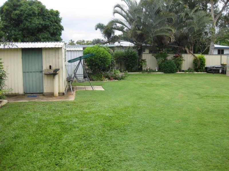 16 Leslie Drive, Moranbah QLD 4744