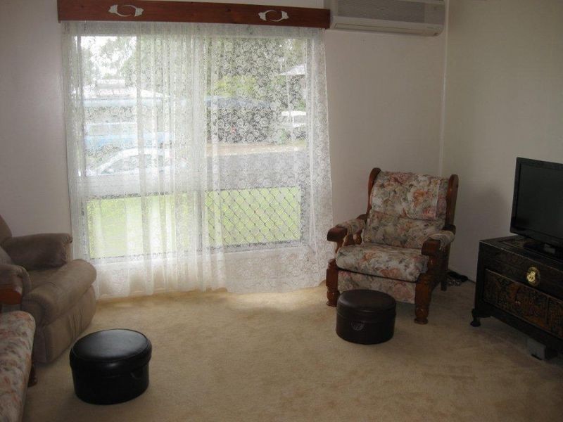 16 Leslie Drive, Moranbah QLD 4744