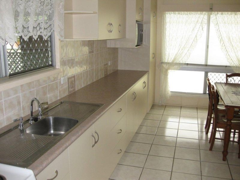 16 Leslie Drive, Moranbah QLD 4744